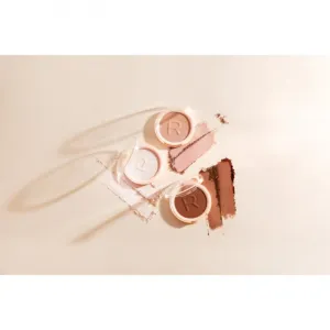 Makeup Revolution Reloaded jemný kompaktný púder odtieň Beige 6 g