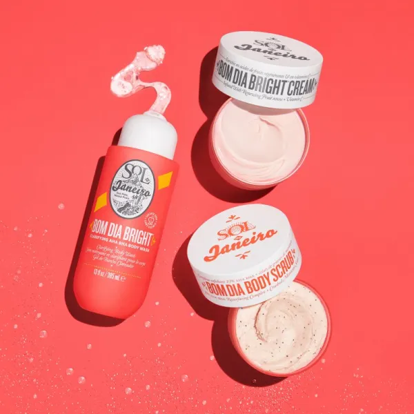Sol de Janeiro Bom Dia™ Body Scrub vyhladzujúci telový peeling 220 g