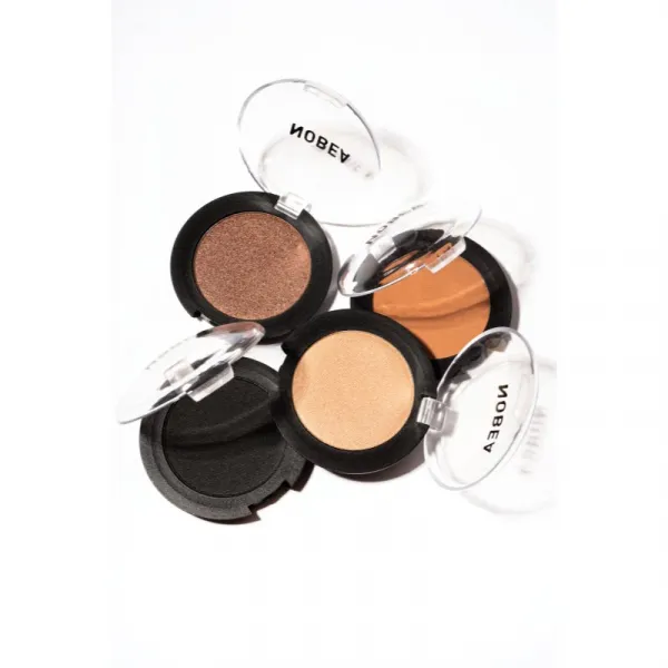 NOBEA Day-to-Day Mono Eyeshadow očné tiene s matným efektom odtieň Black chant 3.5 g