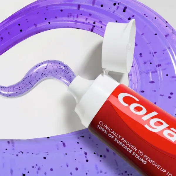 Colgate Max White Purple Reveal osviežujúca zubná pasta 75 ml