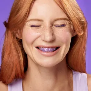Colgate Max White Purple Reveal osviežujúca zubná pasta 75 ml