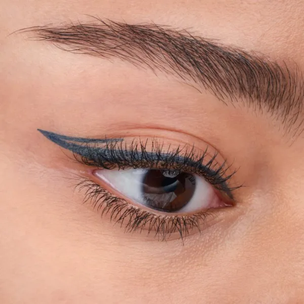 Catrice Calligraph Artist Matte očné linky vo fixe s matným efektom odtieň 060 · Midnight Sky 1,1 ml