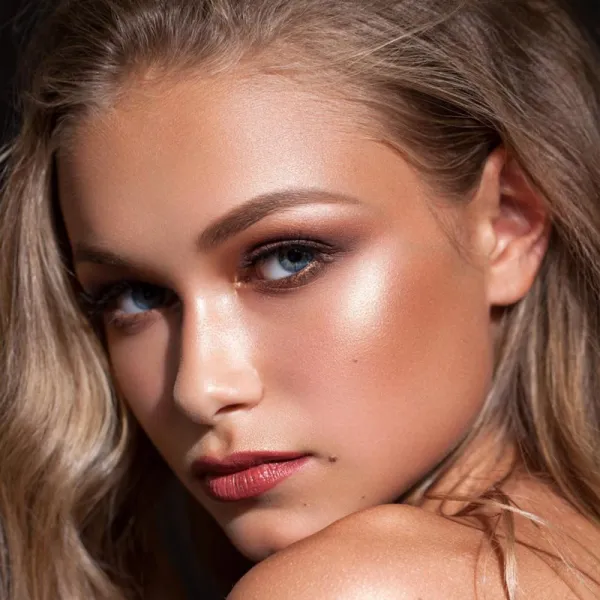 Luvia Cosmetics Prime Glow Vol. 1 paleta rozjasňovačov 8x3,3 g