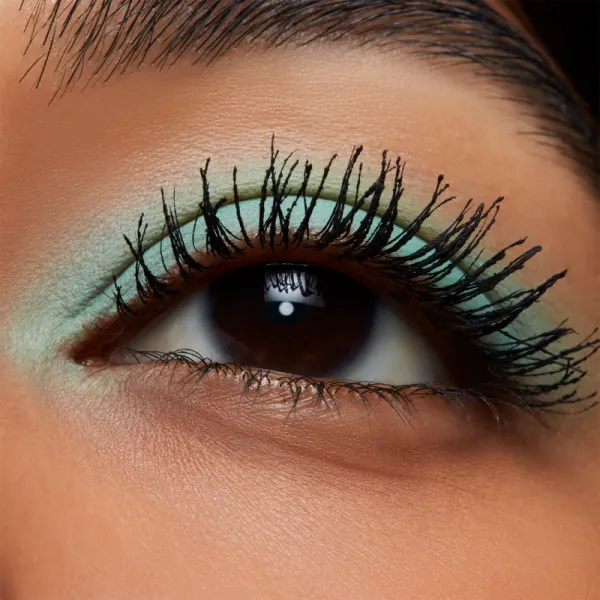 MAC Cosmetics Lash Dry Shampoo Mascara Refresher vrchná vrstva na maskaru s efektom suchého šampónu pre objem a oddelenie mihalnic 1.7 g