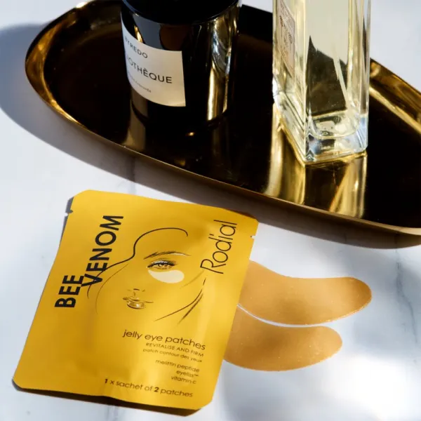 Rodial Bee Venom Jelly Eye Patches spevňujúce gélové vankúšiky pod oči s upokojujúcim účinkom 2 ks
