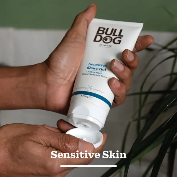 Bulldog Sensitive Shave Gel gél na holenie pre mužov 175 ml