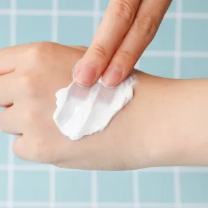 Elizavecca Milky Piggy White Crow Glacial More Cream rozjasňujúci hydratačný krém 100 ml