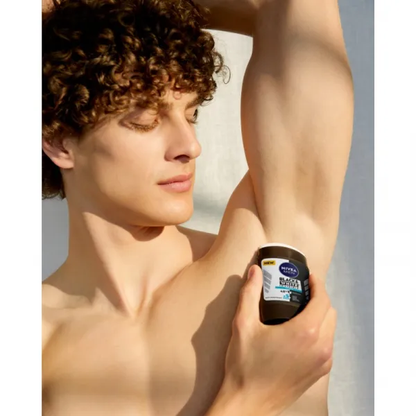 Nivea Men Black & White Invisible Fresh tuhý antiperspitant pre mužov 50 ml