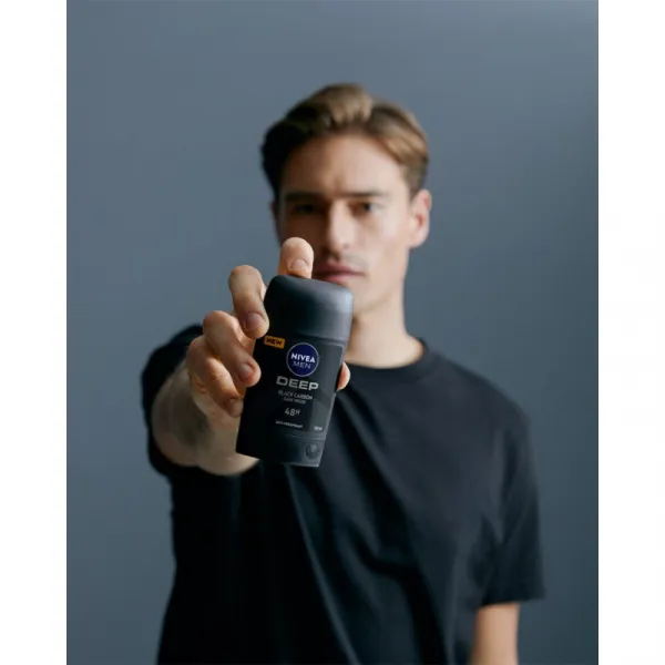 Nivea Men Deep tuhý antiperspitant pre mužov Black Carbon Dark Wood 50 ml