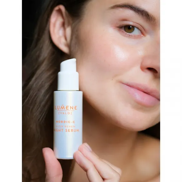 Lumene Nordic-C [VALO] Glow Renew nočné sérum pre rozjasnenie a vyhladenie pleti 30 ml