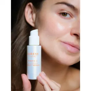 Lumene Nordic-C [VALO] Glow Renew nočné sérum pre rozjasnenie a vyhladenie pleti 30 ml