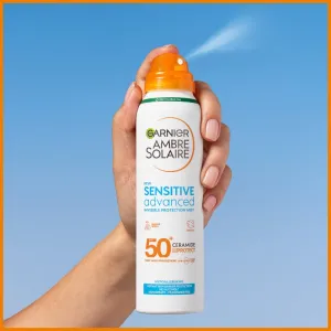 Garnier Ambre Solaire Sensitive Advanced opaľovacia hmla v spreji pre veľmi citlivú pleť SPF 50+ 150 ml