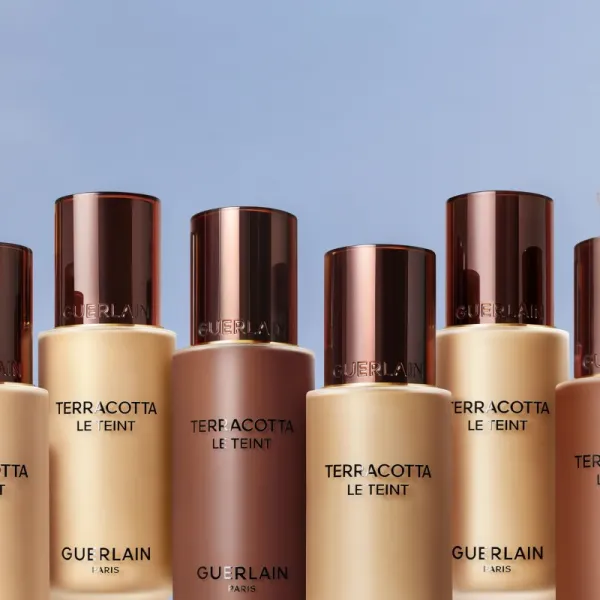 GUERLAIN Terracotta Luminizer bronzujúci rozjasňujúci púder odtieň 00 Cool Ivory 7 g