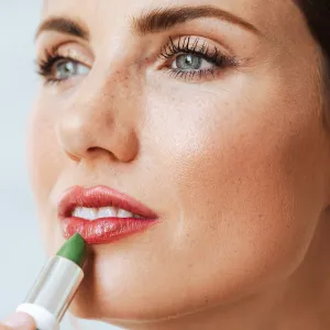 Dermacol Magic CBD rúž meniaci farbu  03 1ks