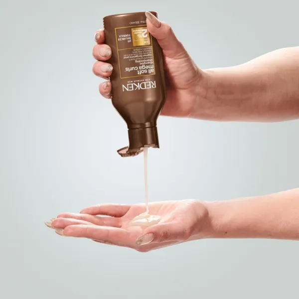 Redken NYC šampón na vlasy - All Soft Mega Curl Shampoo