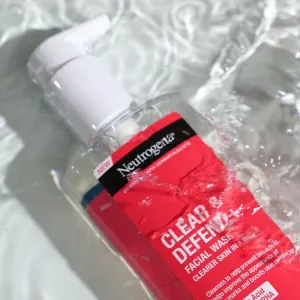 Neutrogena Clear & Defend+ čistiaci gél proti pupienkom 200 ml