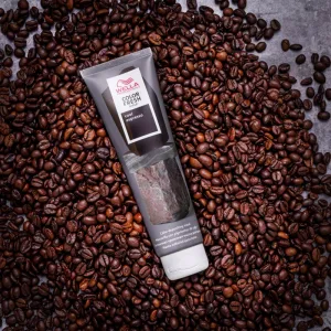Wella Professionals Color Fresh farbiaca maska pre všetky typy vlasov odtieň Cool Espresso 150 ml