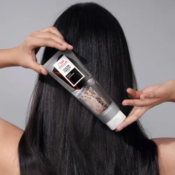Wella Professionals Color Fresh farbiaca maska pre všetky typy vlasov odtieň Cool Espresso 150 ml