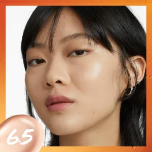 MAYBELLINE NEW YORK SuperStay Vitamin C Skin Tint sérum pre zjednotenie farebného tónu pleti odtieň 6.5 30 ml