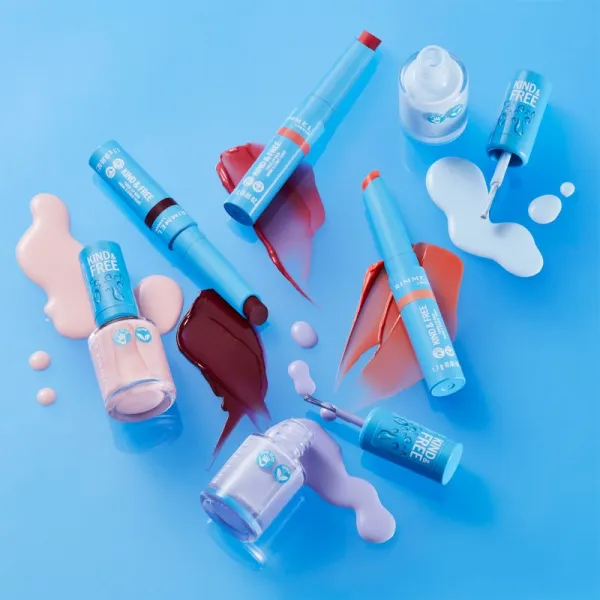 Rimmel Kind & Free tónovací balzam na pery odtieň 004 Hibiscus Blaze 1,7 g