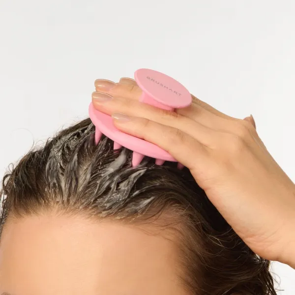 BrushArt Home Salon Scalp scrub brush masážna pomôcka na vlasy 1 ks