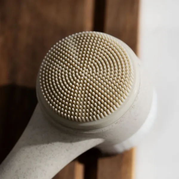 So Eco Facial Cleansing Brush obojstranná čistiaca kefka na pleť s kompostovateľnou rukoväťou 1 ks