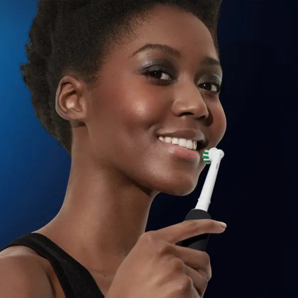 Oral-B Pro Series 1 Black + Cestovní pouzdro