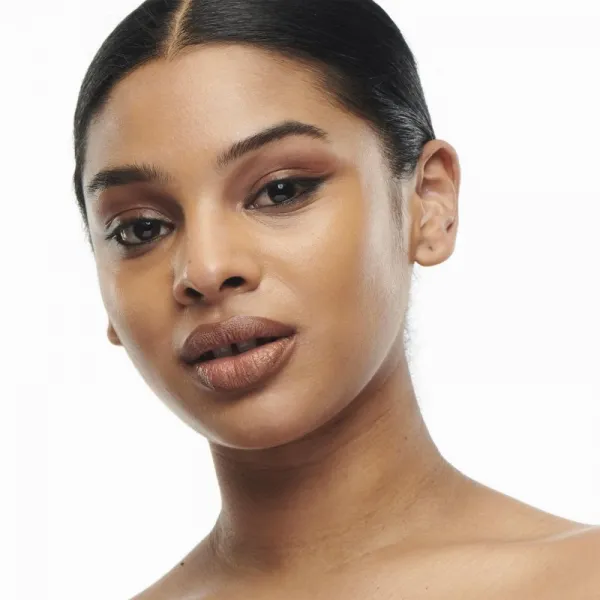 MAC Cosmetics Studio Radiance Serum-Powered Foundation hydratačný make-up odtieň NC40 30 ml