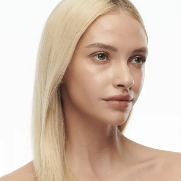 MAC Cosmetics Studio Radiance Serum-Powered Foundation hydratačný make-up odtieň NW20 30 ml