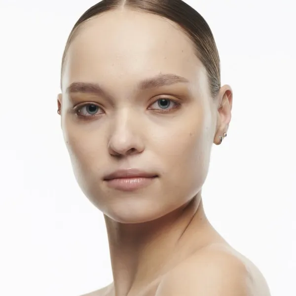 MAC Cosmetics Studio Radiance Serum-Powered Foundation hydratačný make-up odtieň NC11.5 30 ml