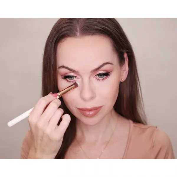 Dermacol Accessories Master Brush by PetraLovelyHair štetec na korektor D62 Rose Gold 1 ks