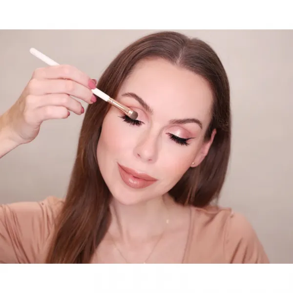 Dermacol Accessories Master Brush by PetraLovelyHair štetec na aplikáciu očných tieňov D74 Rose Gold 1 ks