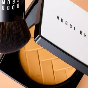 Bobbi Brown Vitamin Enriched Pressed Powder kompaktný púder s hydratačným účinkom odtieň Neutral 8 g