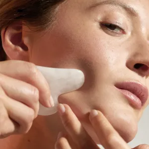 Payot Face Moving Gua Sha Visage Liftant masážna pomôcka pre vyhladenie kontúr 1 ks