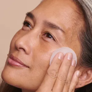 Peter Thomas Roth EVEN SMOOTHER™ Glycolic Retinol Resurfacing Peel Pads peelingové pleťové tampóny na noc 1 cps