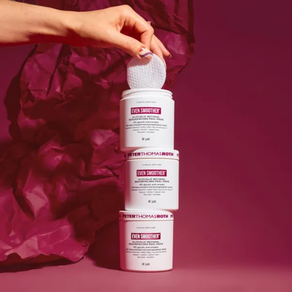 Peter Thomas Roth EVEN SMOOTHER™ Glycolic Retinol Resurfacing Peel Pads peelingové pleťové tampóny na noc 1 cps