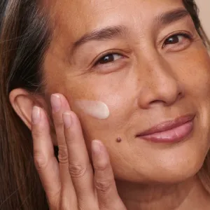 Peter Thomas Roth EVEN SMOOTHER™ Glycolic Retinol Resurfacing Serum intenzívne sérum s vyhladzujúcim efektom 30 ml