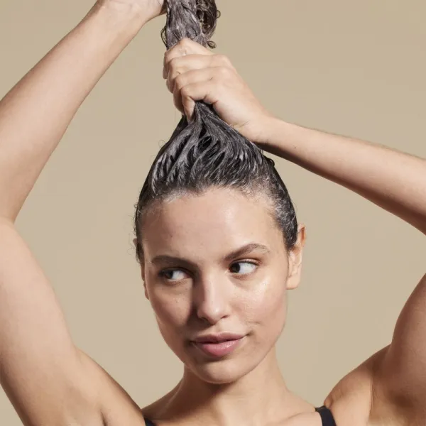 Payot Essentiel Solid Biome-Friendly Shampoo tuhý šampón pre všetky typy vlasov 80 g
