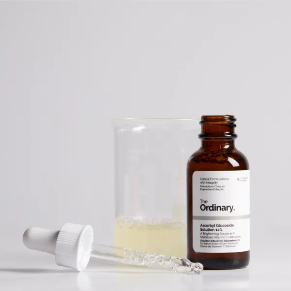 The Ordinary Ascorbyl Glucoside Solution 12% rozjasňujúce sérum s vitamínom C 30 ml
