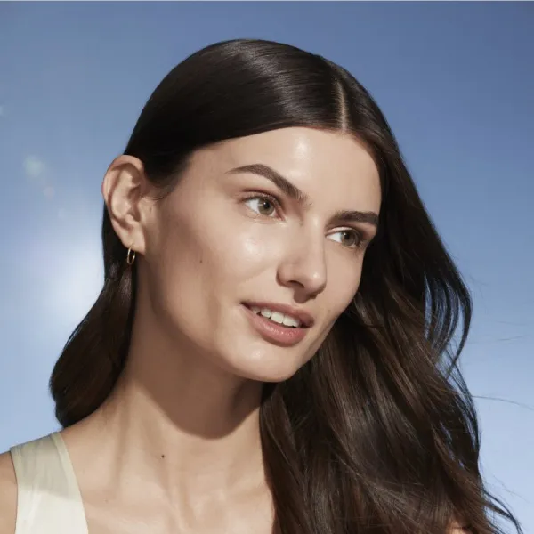 Estée Lauder Futurist SkinTint Serum Foundation With Botanical Oil Infusion SPF 20 ošetrujúci make-up SPF 20 odtieň 3C2 Pebble 30 ml