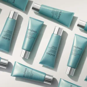 Elemis Pro-Collagen Glow Boost Exfoliator čistiaci peeling pre rozjasnenie a vyhladenie pleti 100 ml