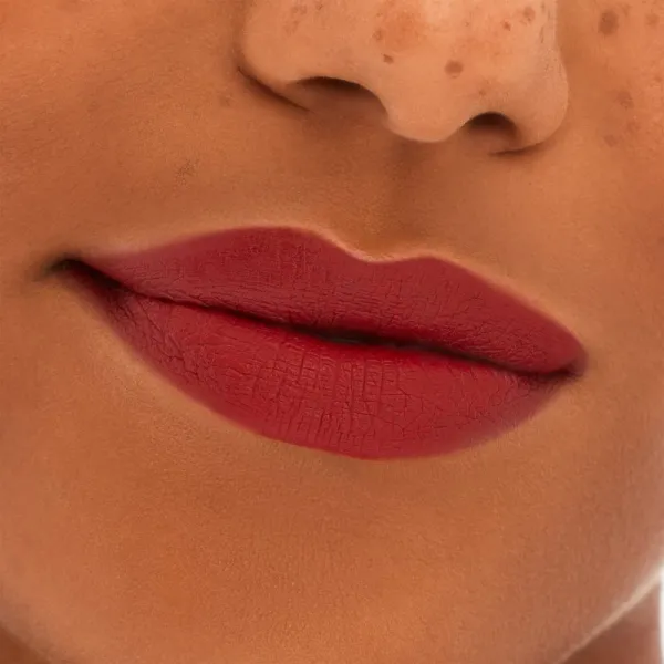 MAC Cosmetics Locked Kiss 24h Lipstick dlhotrvajúci rúž s matným efektom odtieň Extra Chili 1,8 g