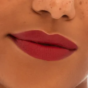 MAC Cosmetics Locked Kiss 24h Lipstick dlhotrvajúci rúž s matným efektom odtieň Extra Chili 1,8 g