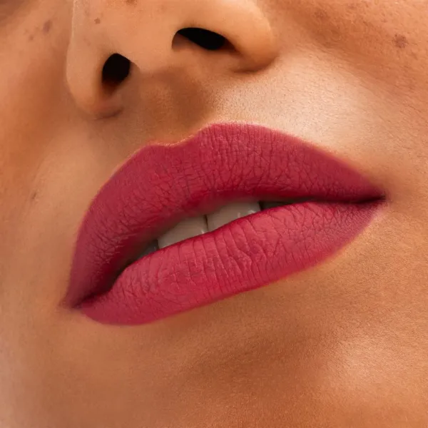 MAC Cosmetics Locked Kiss 24h Lipstick dlhotrvajúci rúž s matným efektom odtieň Taboo 1,8 g