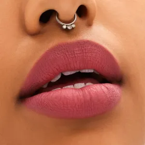 MAC Cosmetics Locked Kiss 24h Lipstick dlhotrvajúci rúž s matným efektom odtieň Connoisseur 1,8 g