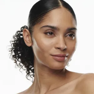 MAC Cosmetics Studio Radiance Serum-Powered Foundation hydratačný make-up odtieň NC37 30 ml