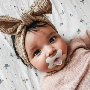 Canpol babies Cumlík silikónový symetrický 0 - 6 m 1 ks biely