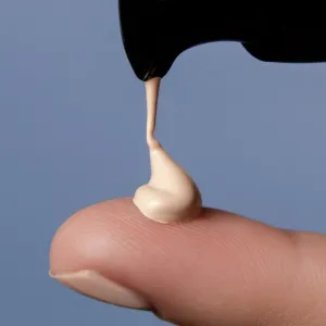 Gabriella Salvete SoulMatte Hyaluronic Foundation dlhotrvajúci make-up s matným efektom odtieň 02C Ivory Cold 30 ml