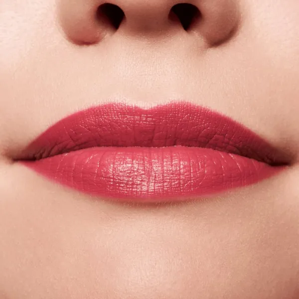 essence The slim STICK dlhotrvajúci rúž odtieň 105 Velvet Punch 1,7 ml