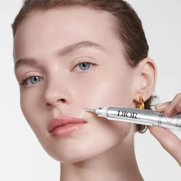 DIOR Capture Totale Hyalushot korektor vrások s kyselinou hyalurónovou 15 ml